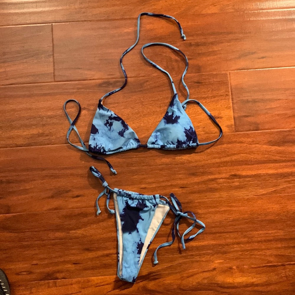 Blue tye dye bikin